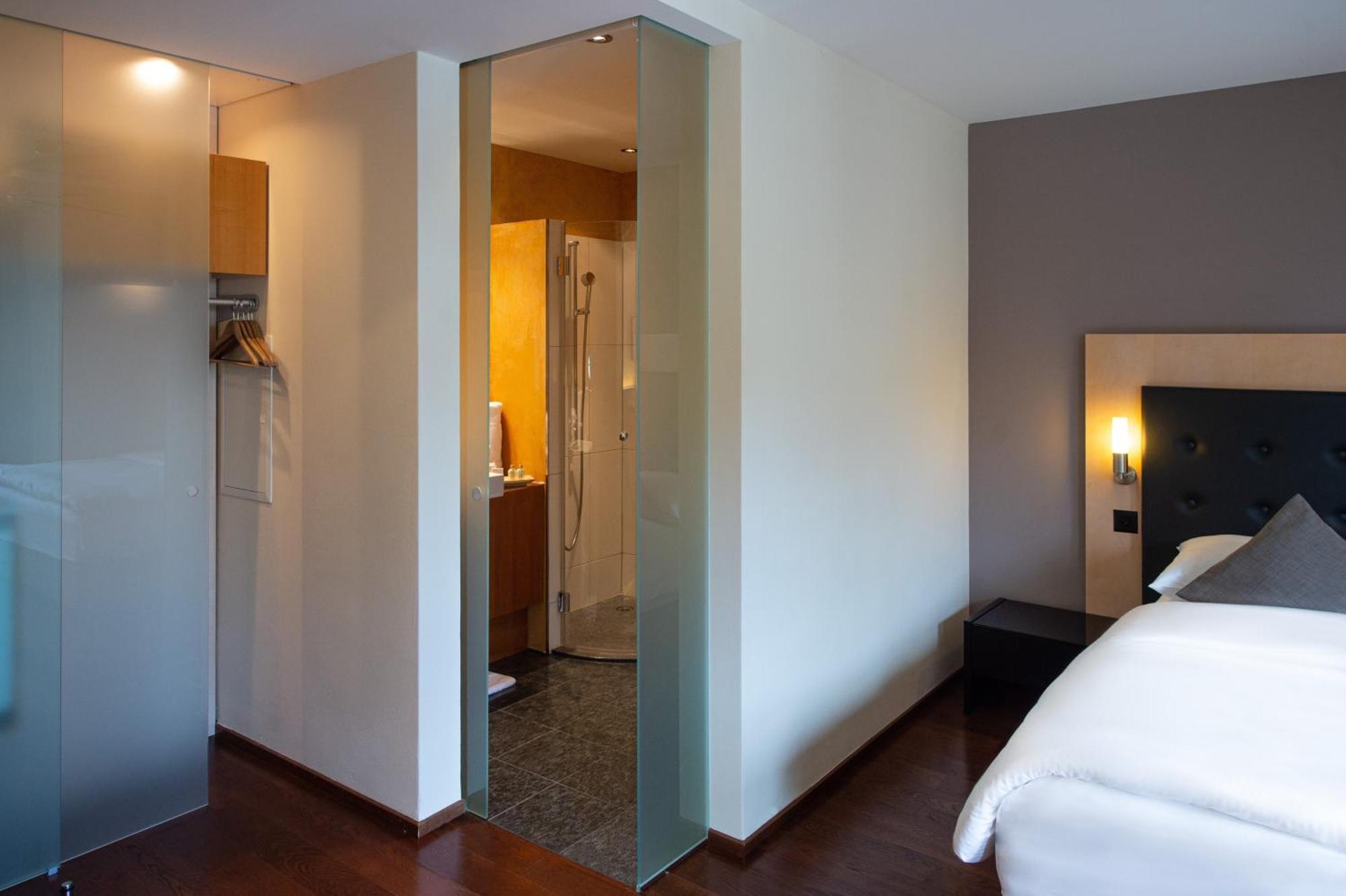 Hotel Uto Kulm Car-Free Hideaway In Zurich Bonstetten Rom bilde