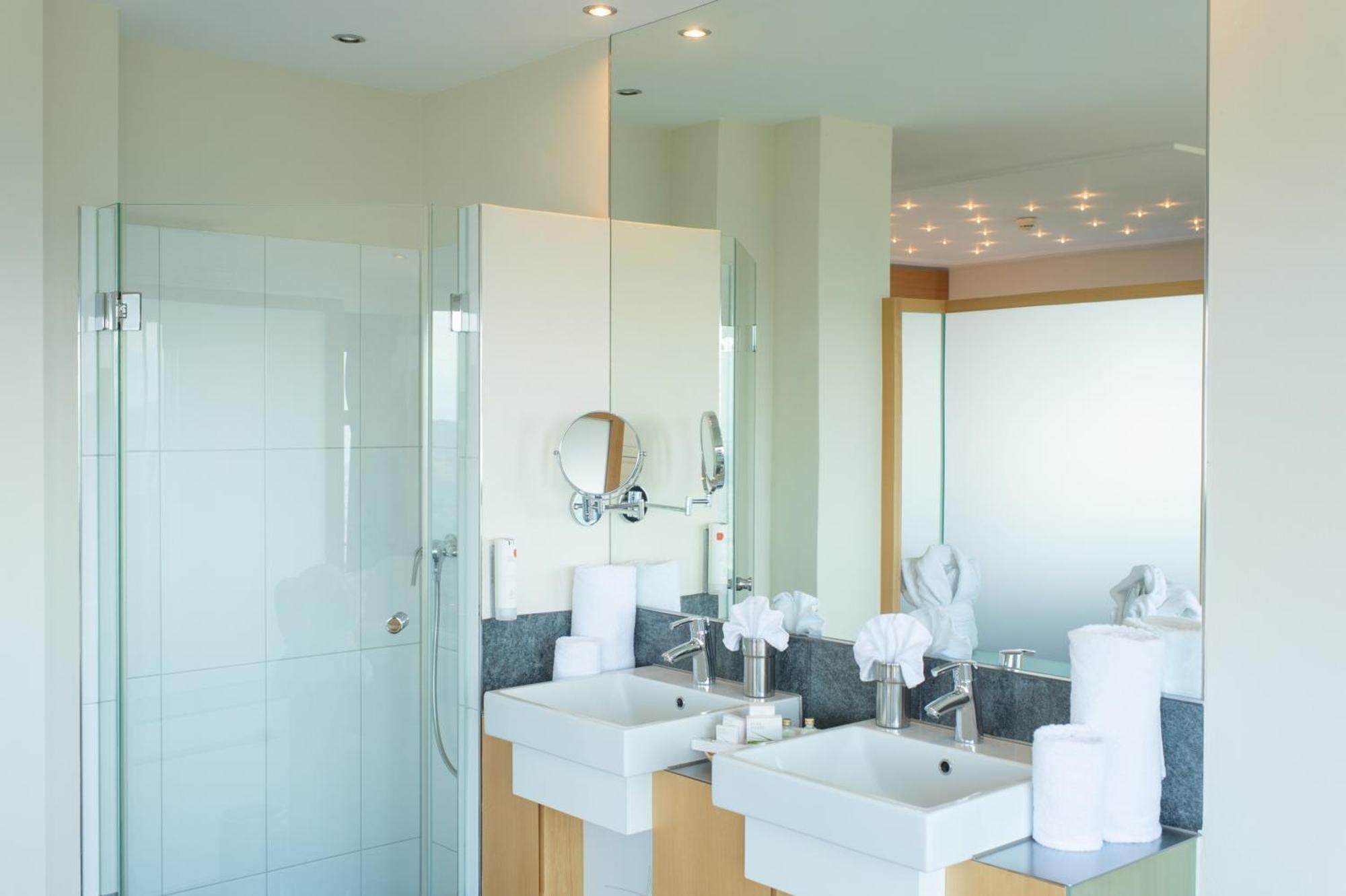 Hotel Uto Kulm Car-Free Hideaway In Zurich Bonstetten Rom bilde
